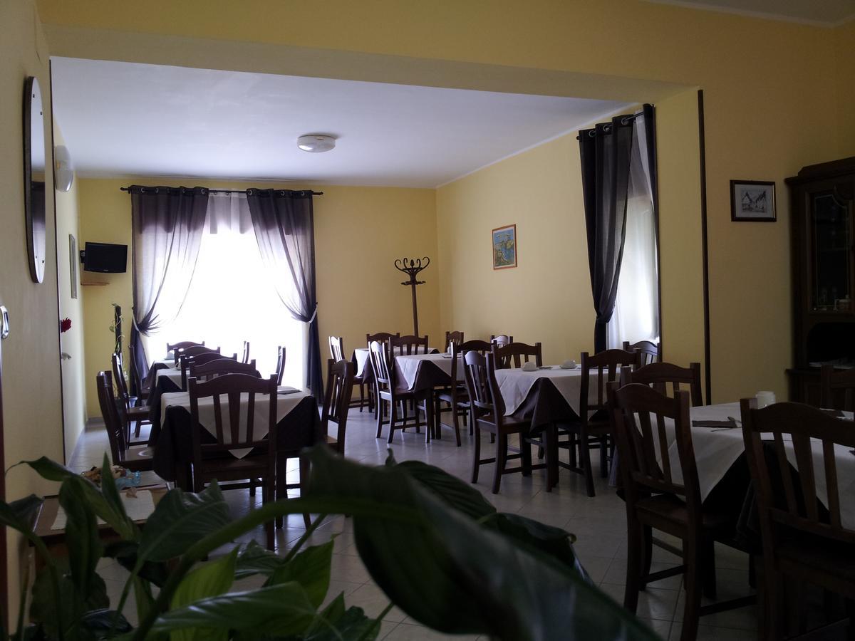Holiday B&B Vico Del Gargano Exterior foto